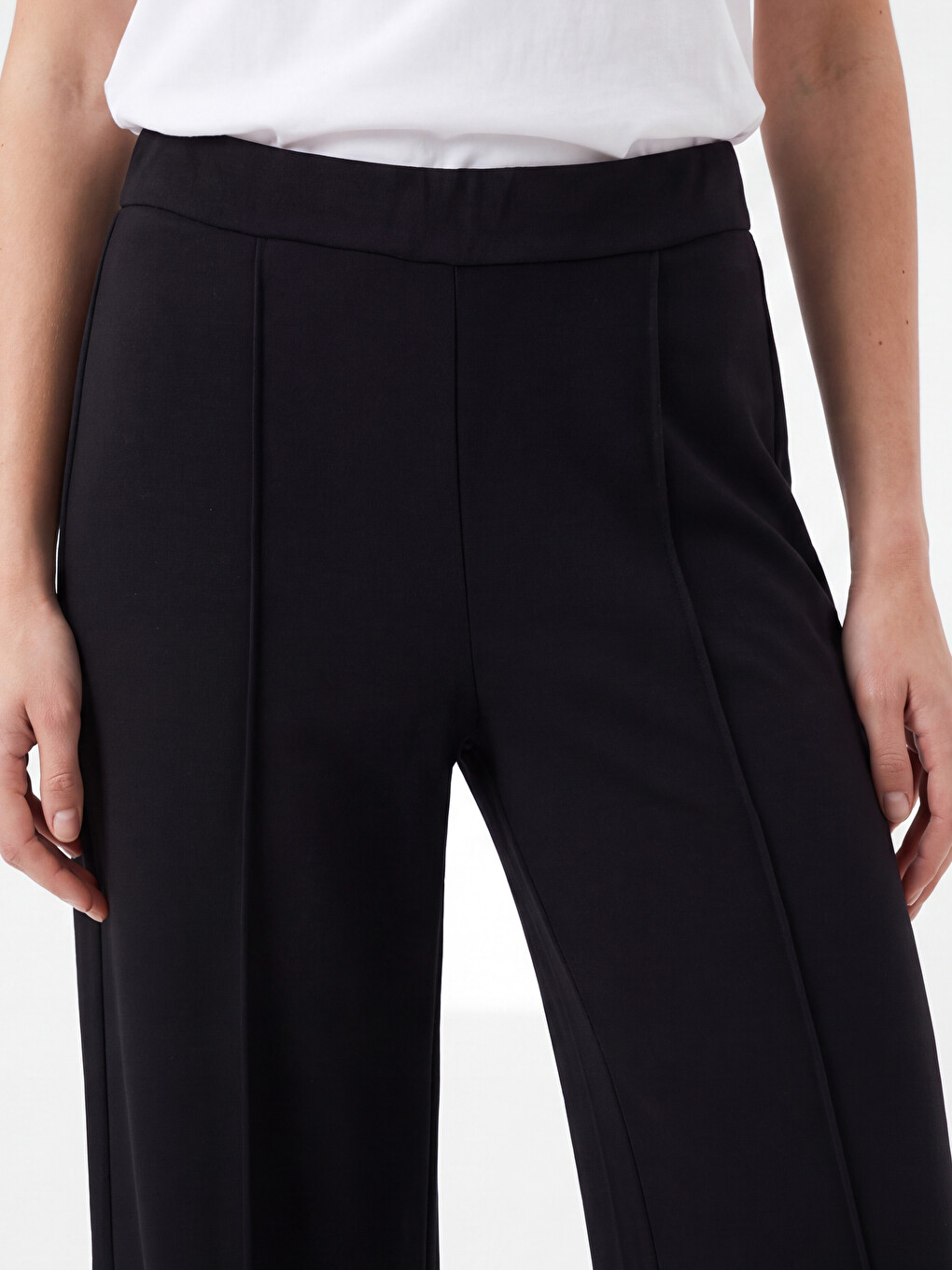 Woman Black Sweatpants-2