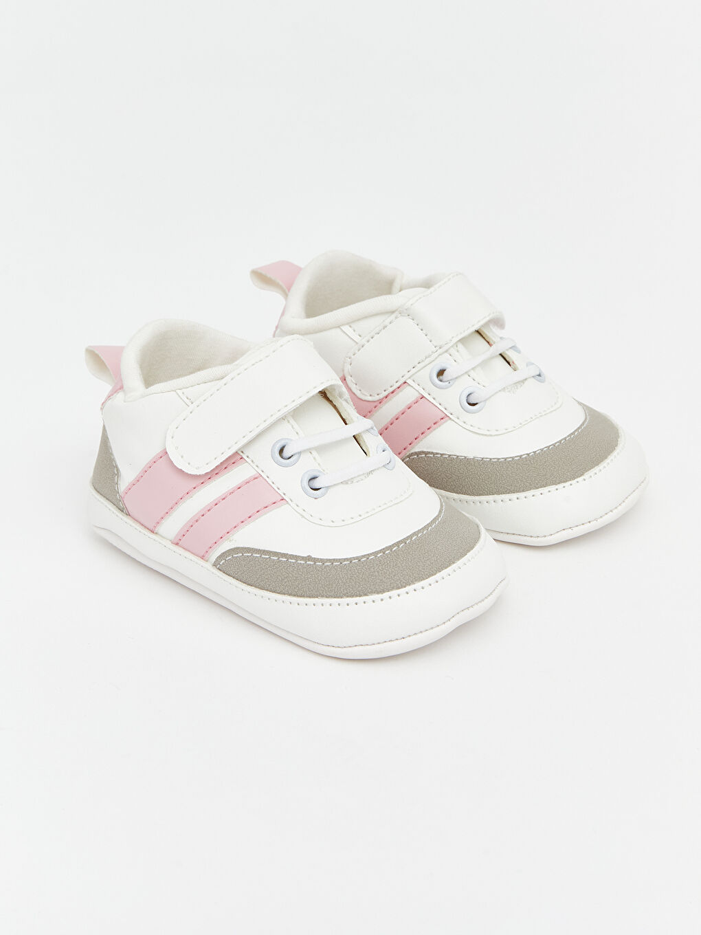 أحذية عربة الأطفال