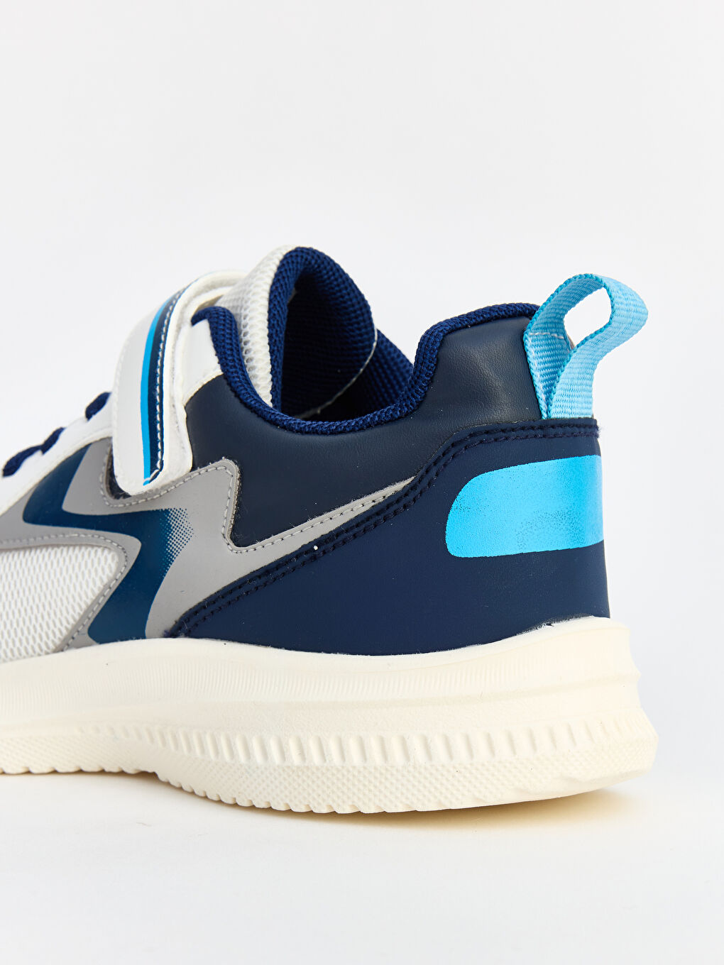 حذاء رياضي شبكي للأولاد-4