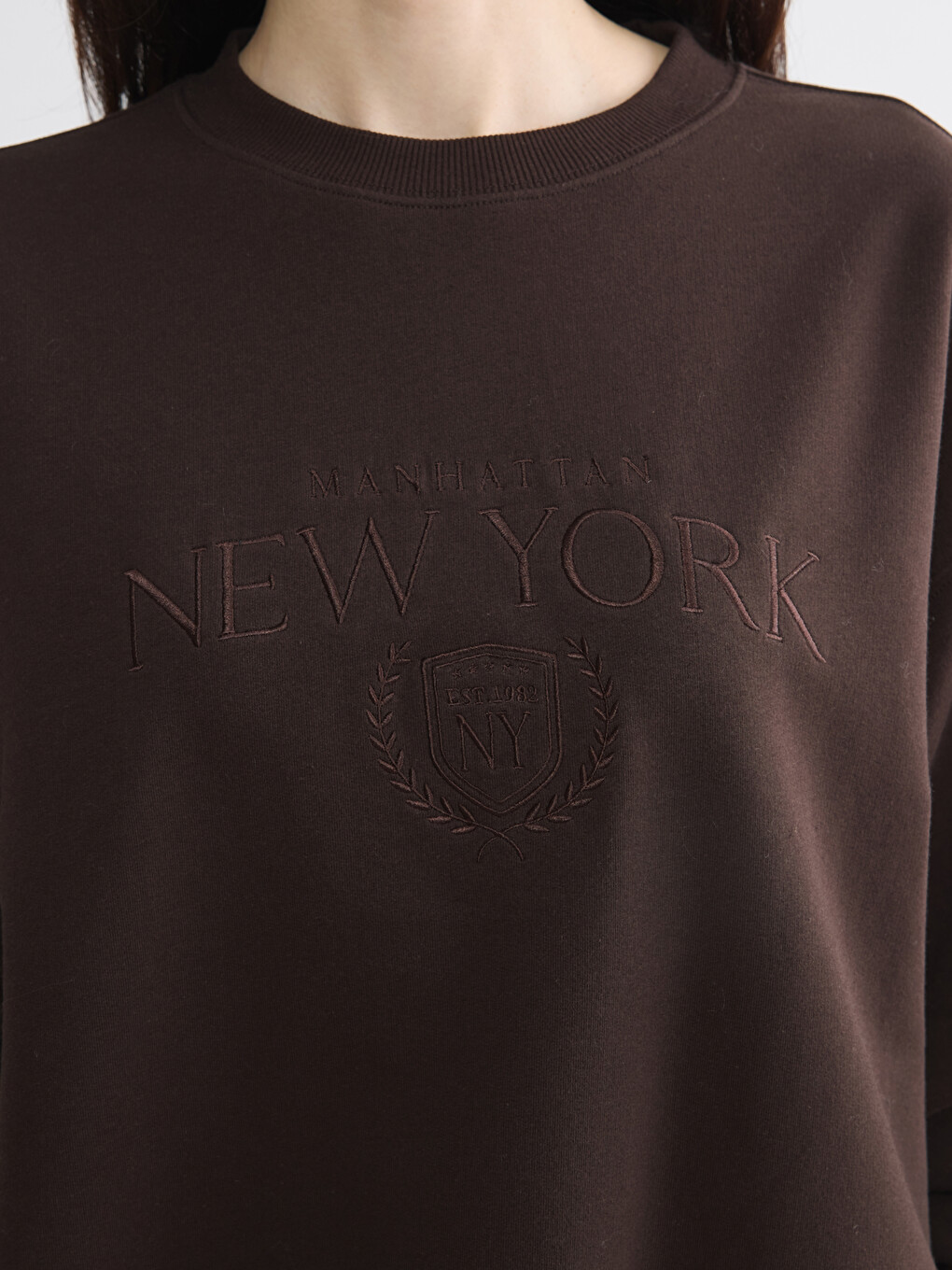 New York Embroidered Relaxed Fit Women's Sweatshirt-2