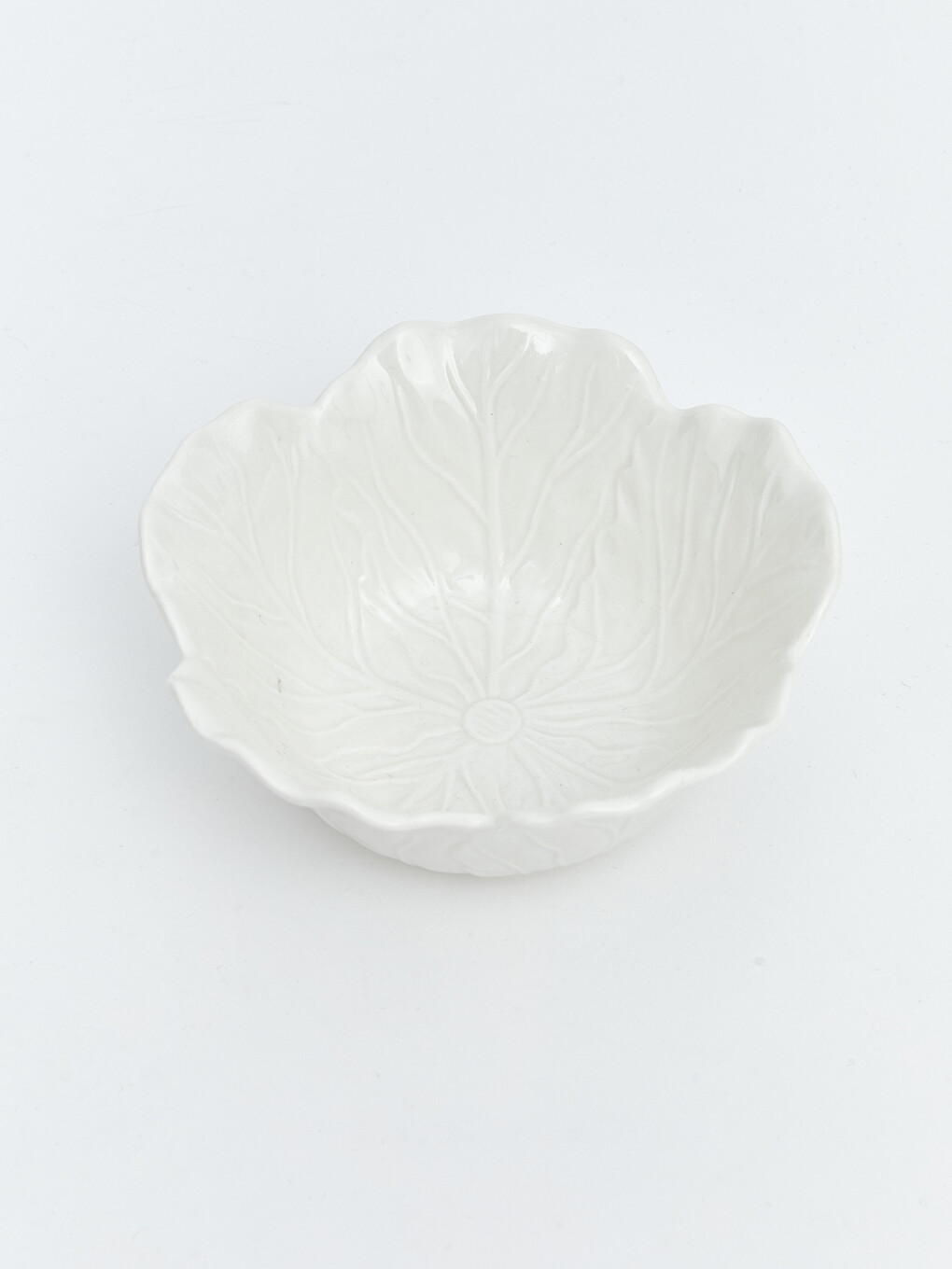 Leaf Shaped Embossed Patterned Ceramic Bowl-1