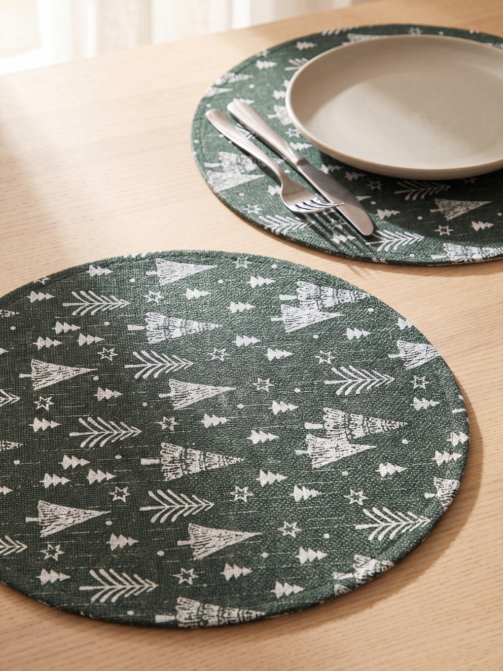 Pine Tree Patterned Round Placemat