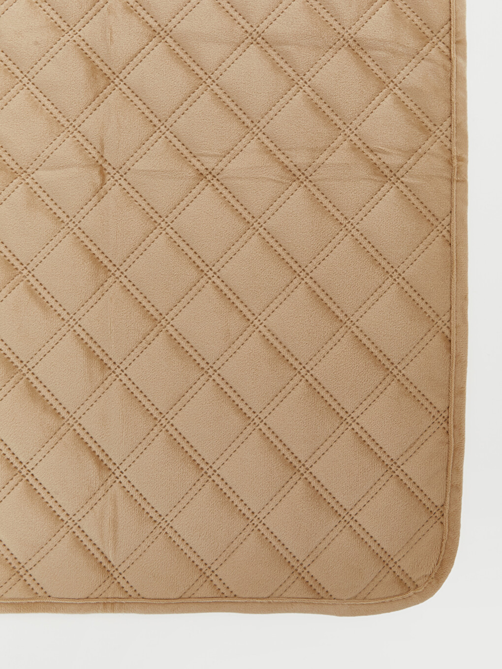 Baklava Patterned Quilted Double Bedspread-2