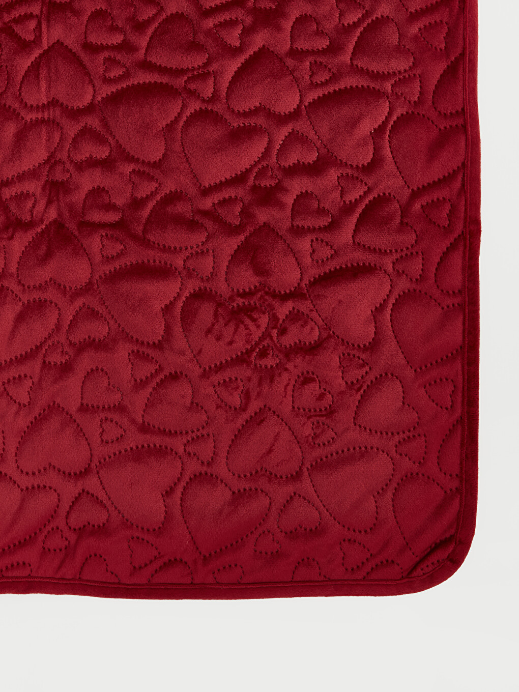 Heart Patterned Double Person Bed Cover-2