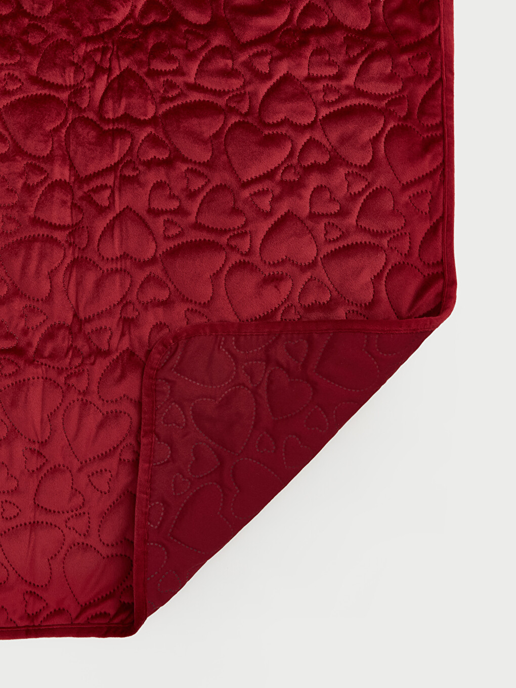 Heart Patterned Double Person Bed Cover-3