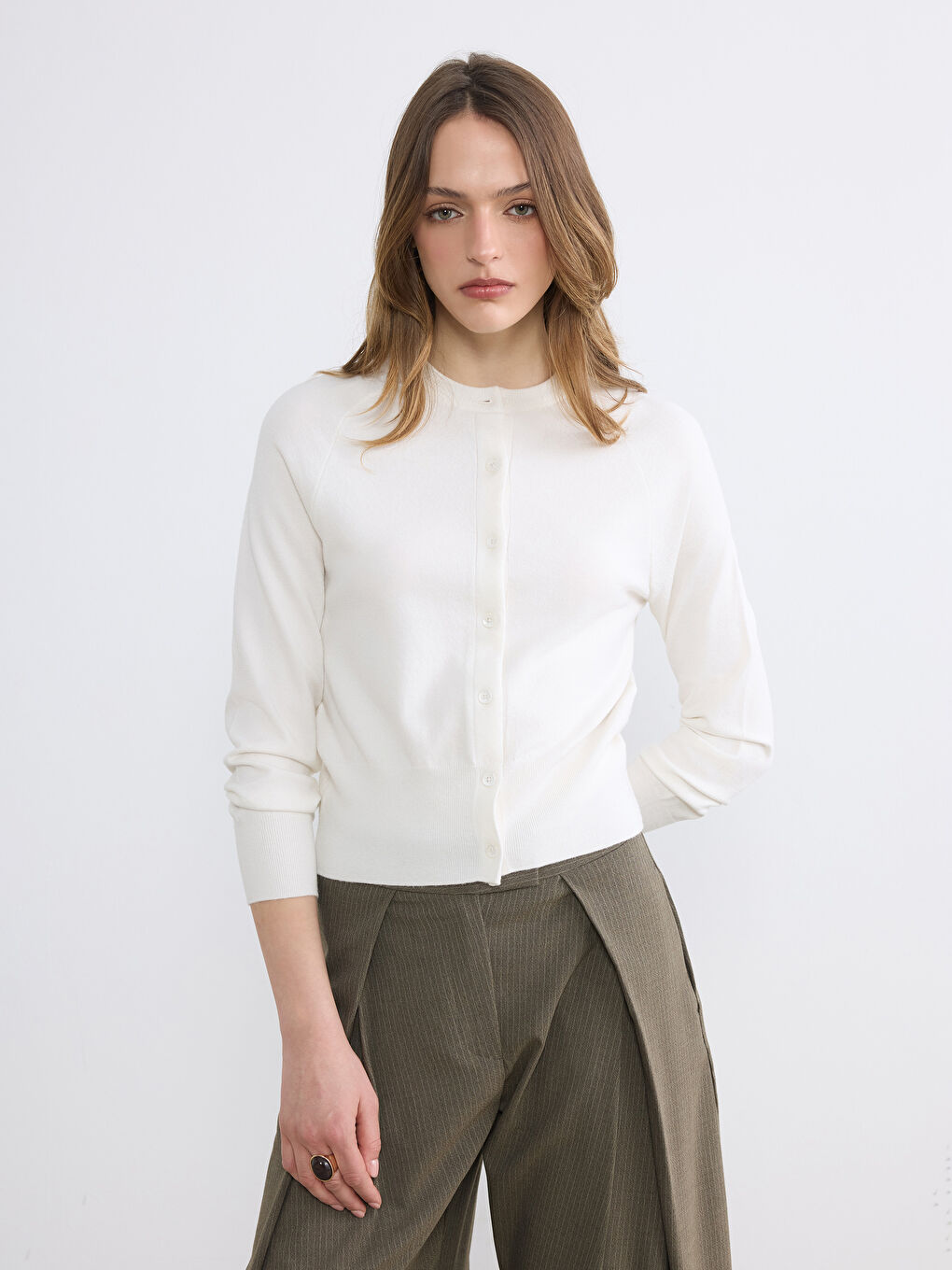 Ekru Bisiklet Yaka Kadın Triko Hırka