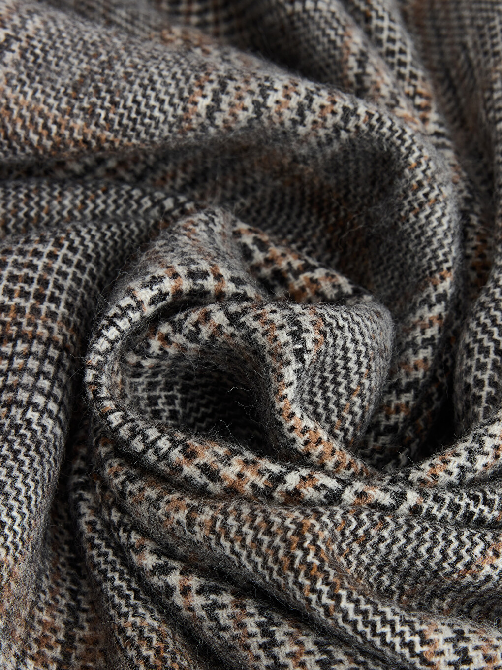 Plaid Patterned Women's Scarf-2
