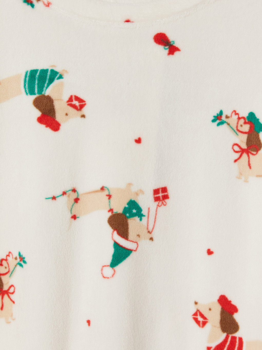 Bej Yılbaşı Temalı Kız Çocuk Kadife Pijama Takım-2