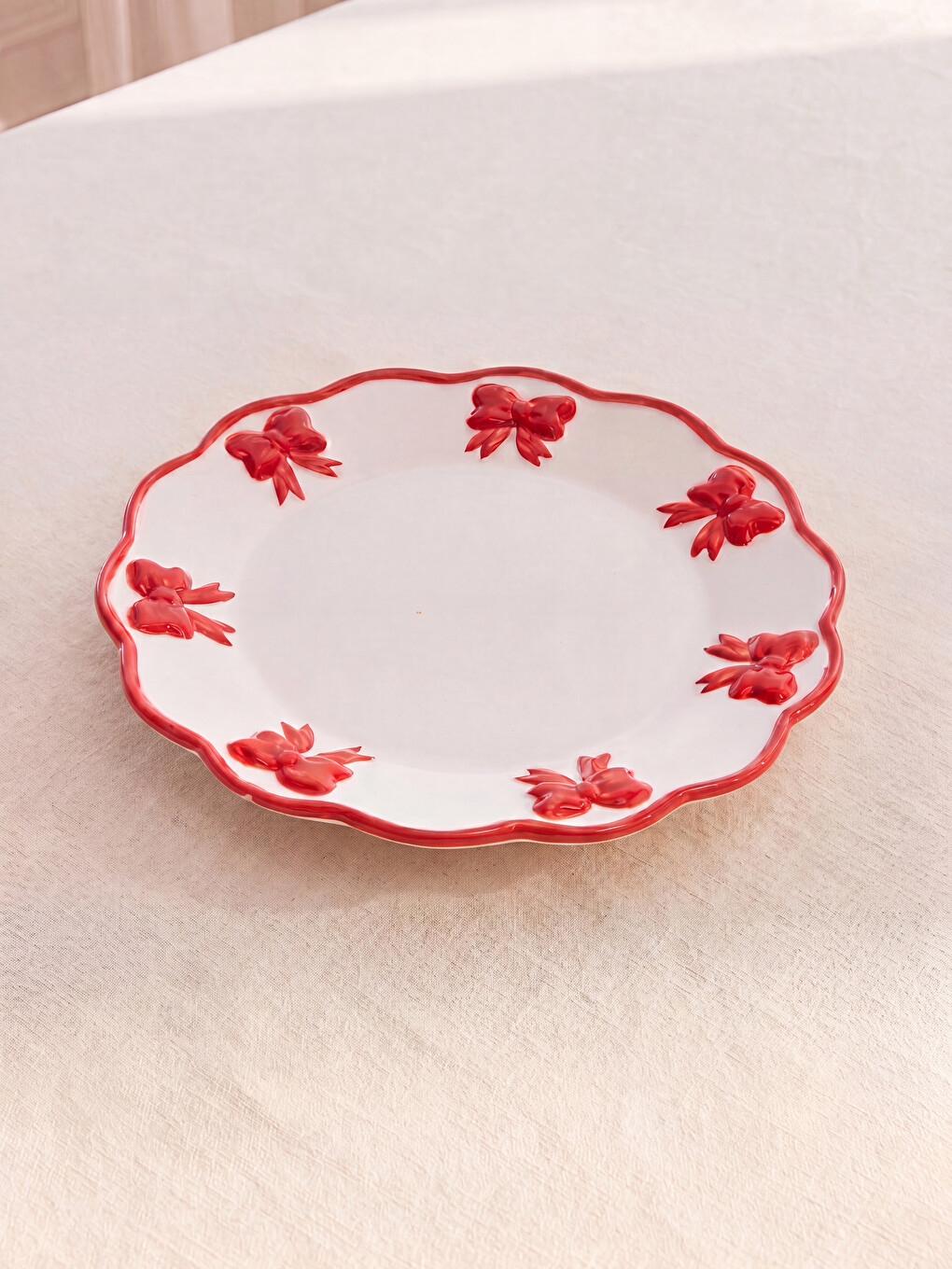 Bow Embossed Detailed Wavy Edged Plate