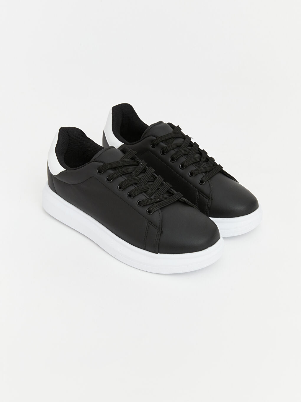 Siyah Deri Görünümlü Erkek Çocuk Spor Ayakkabı