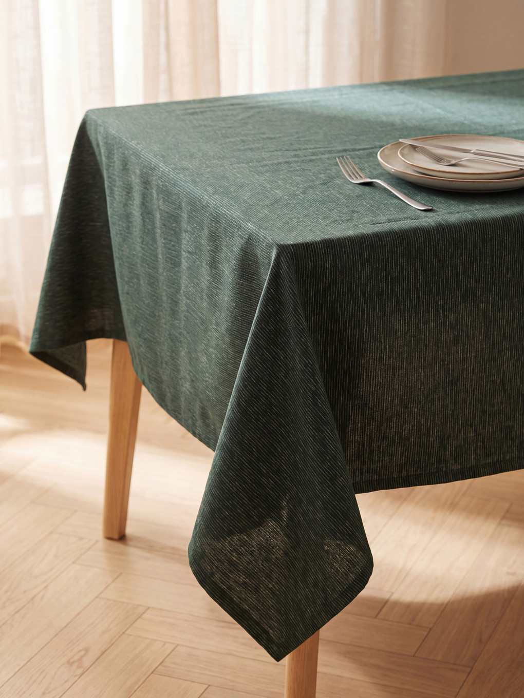 Shiny Textured Table Cloth 180x240 Cm