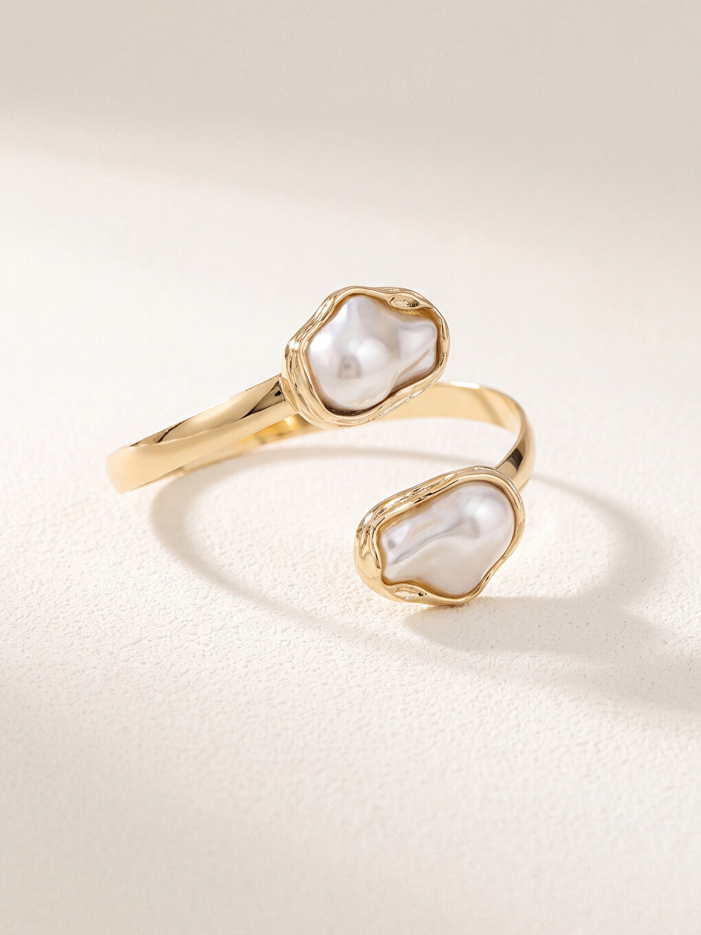  Pearl Figured Women's Cuff Bracelet