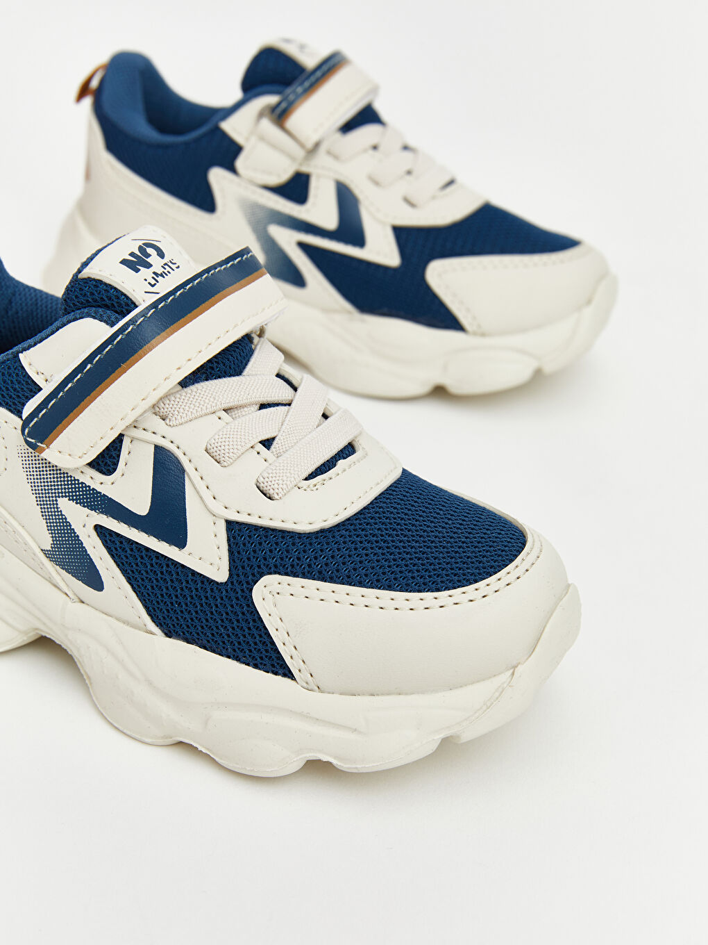 Ekru Kalın Tabanlı Erkek Çocuk Spor Ayakkabı-1