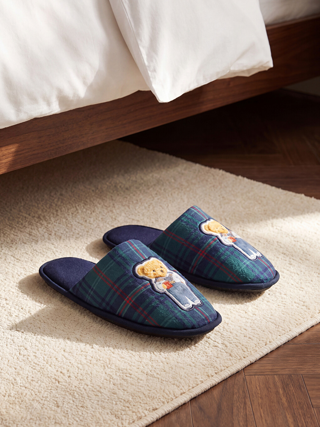 Bear Teddy Embroidered Plaid Women's Home Slipper