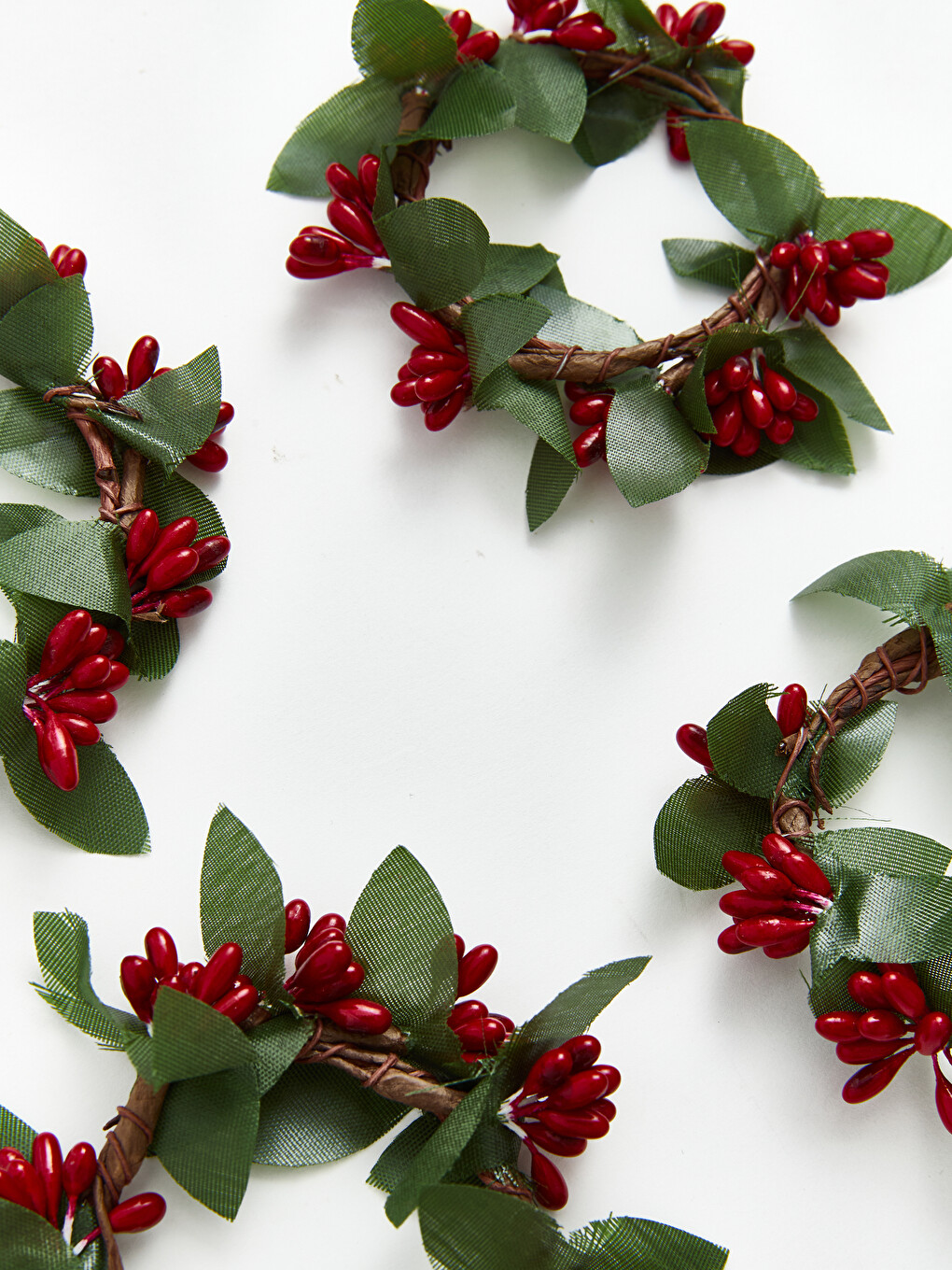 Wreath Looking Decorative Object-1