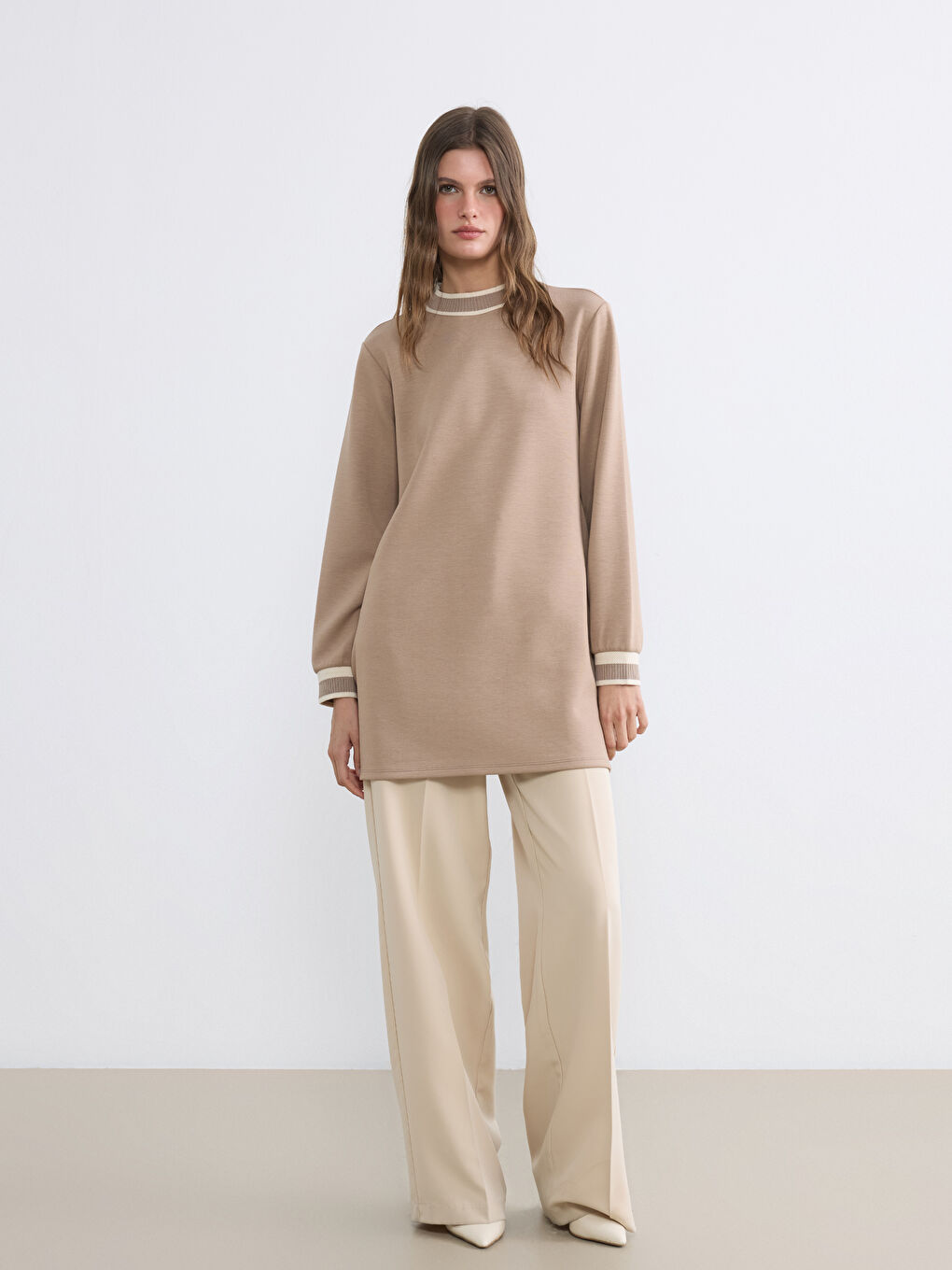 Kahverengi Dik Yaka Soft Touch Kadın Sweatshirt Tunik-1