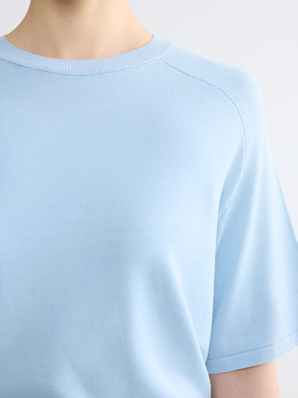 Džemper od trikotaže sa okruglim izrezom za žene-2