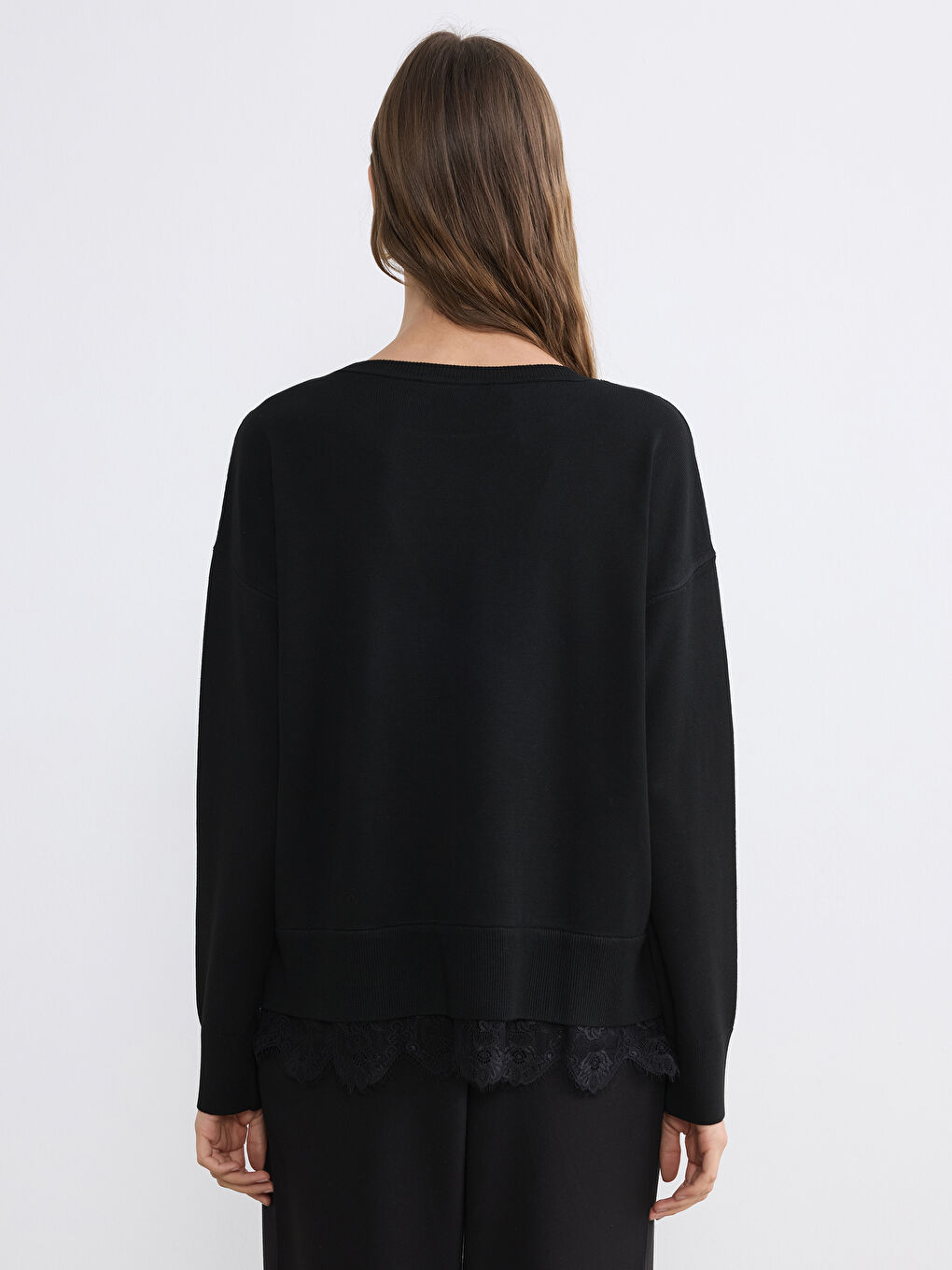 Siyah Bisiklet Yaka Dantel Detaylı Kadın Triko Kazak-3