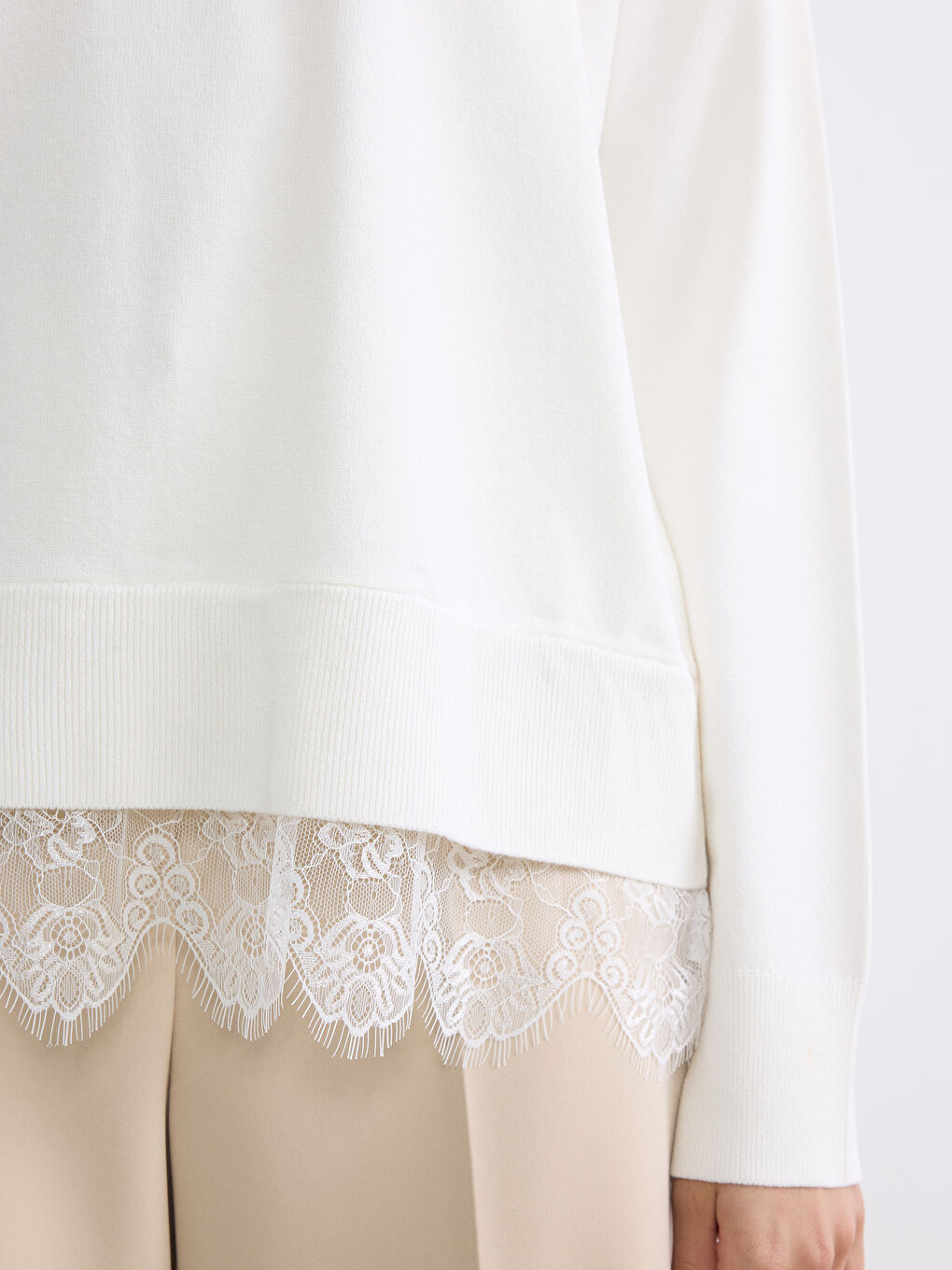 Beyaz Bisiklet Yaka Dantel Detaylı Kadın Triko Kazak-2