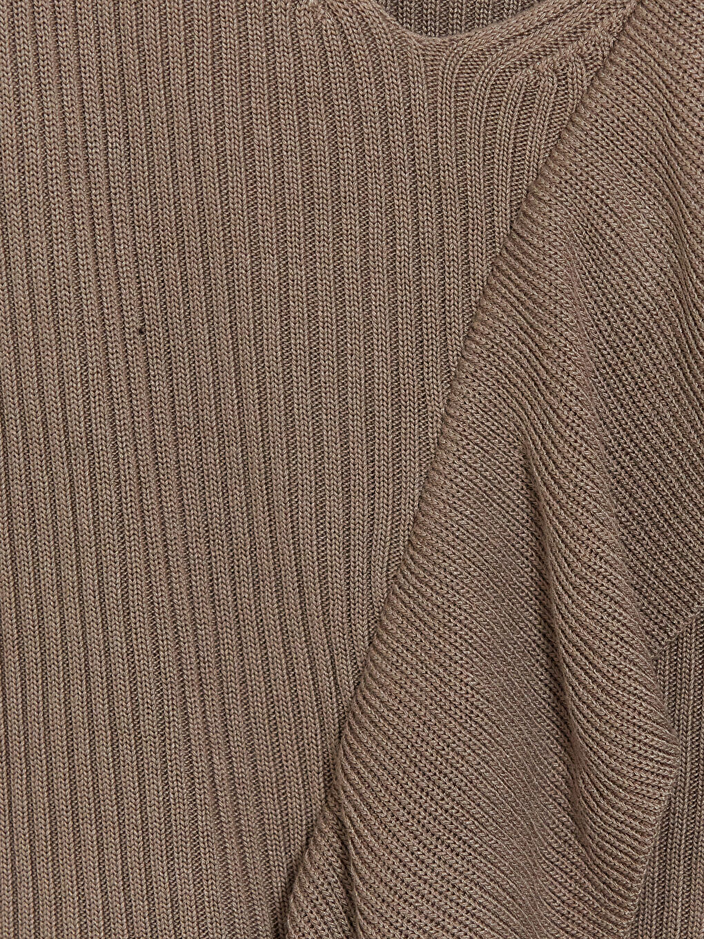 Kahverengi V Yaka Fırfır Detaylı Fitilli Kadın Triko Atlet-2