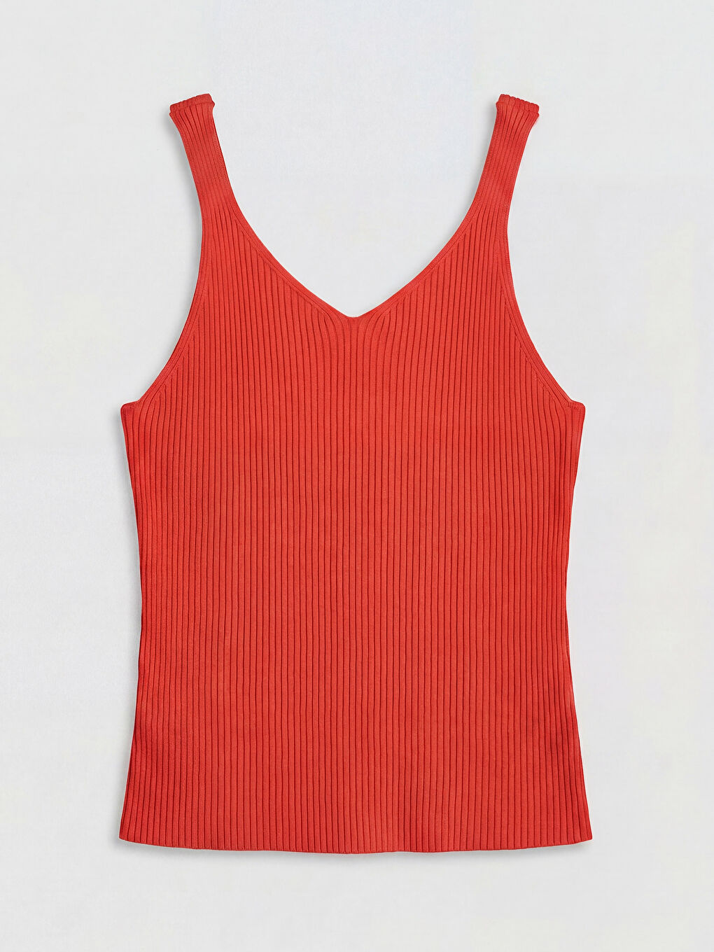 Kırmızı V Yaka Fitilli Fırfırlı Kadın Triko Atlet-1