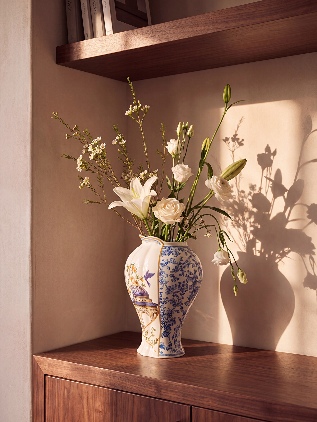Ruffled Flower Patterned Vase