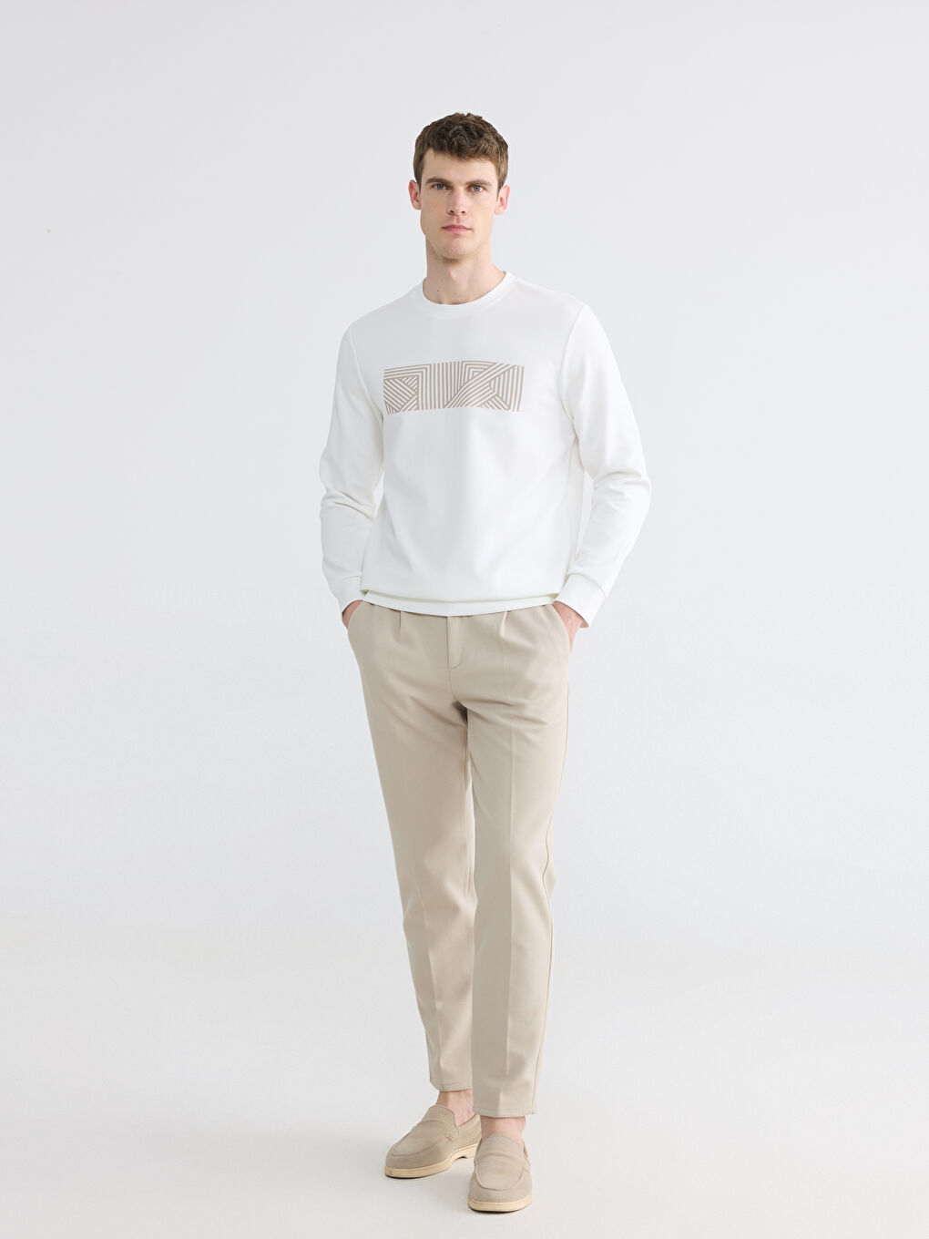 Beyaz Bisiklet Yaka Baskılı Erkek Sweatshirt-1