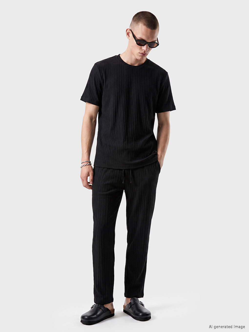 Siyah Regular Fit Erkek Pileli Pantolon-1