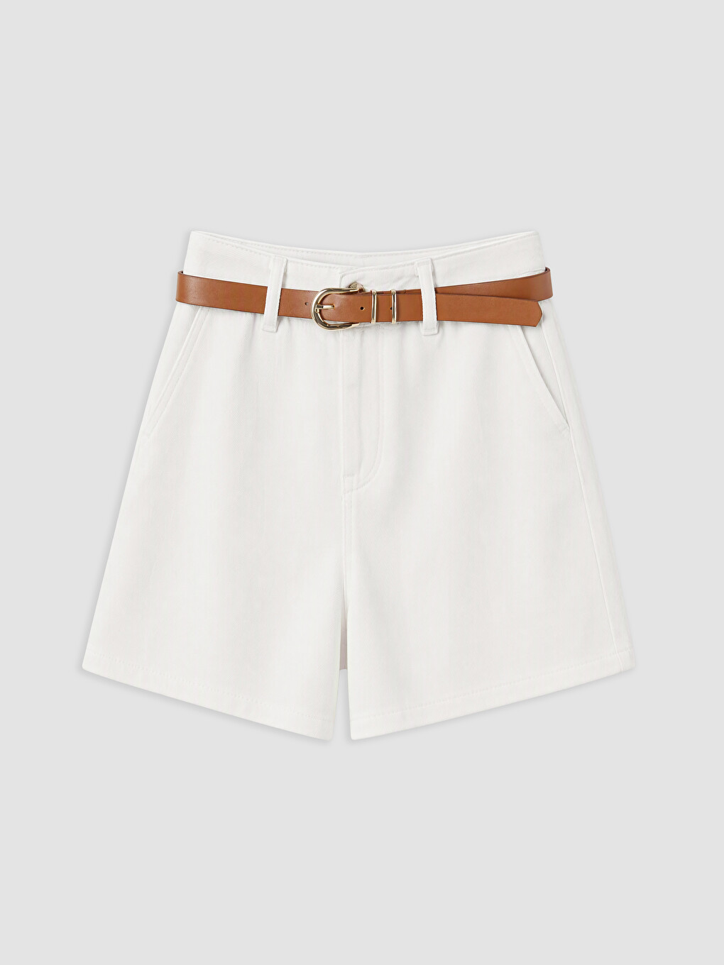 Beyaz Kemerli Bermuda Fit Kadın Jean Şort-4