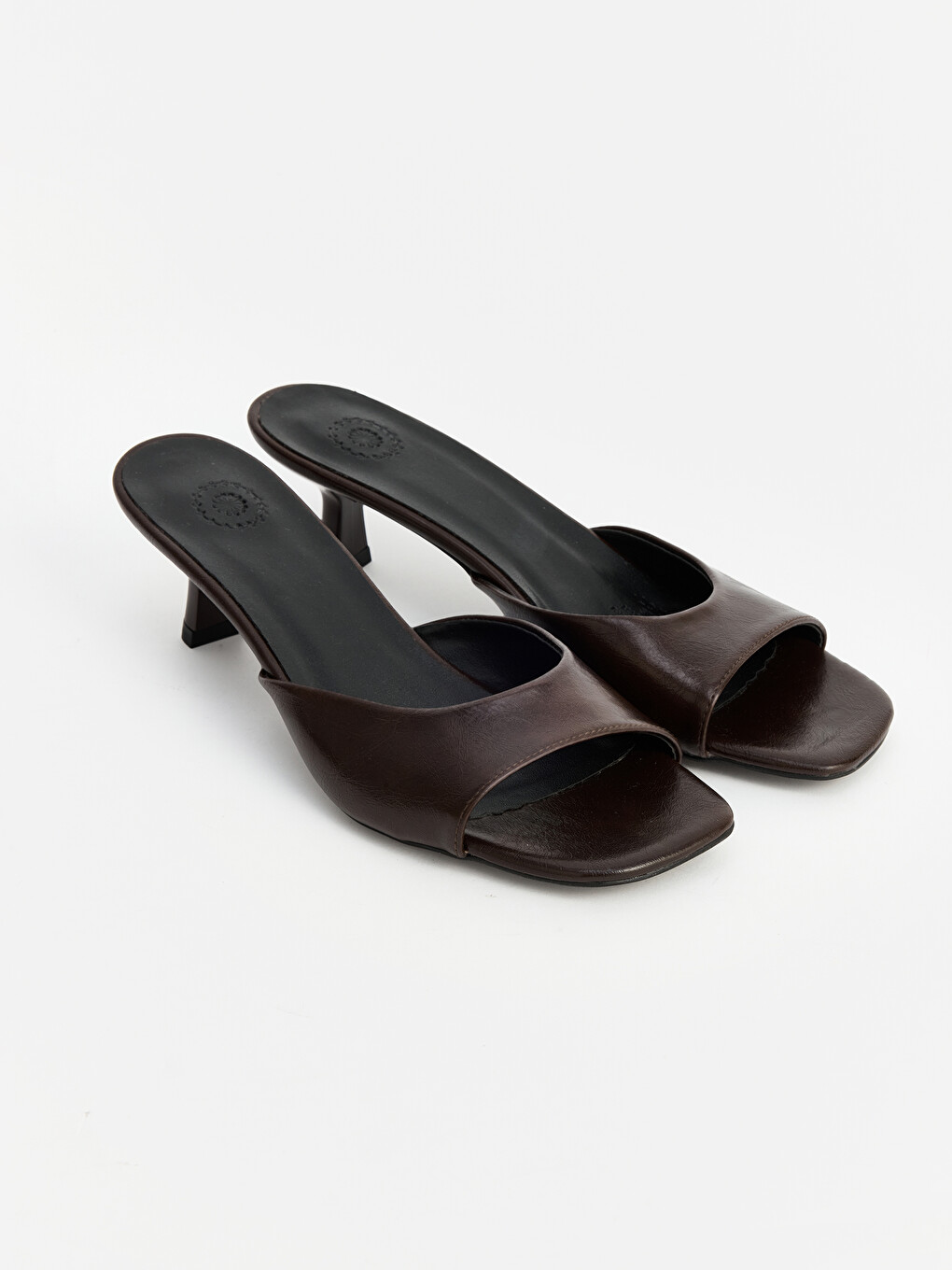 Woman Brown Sliders