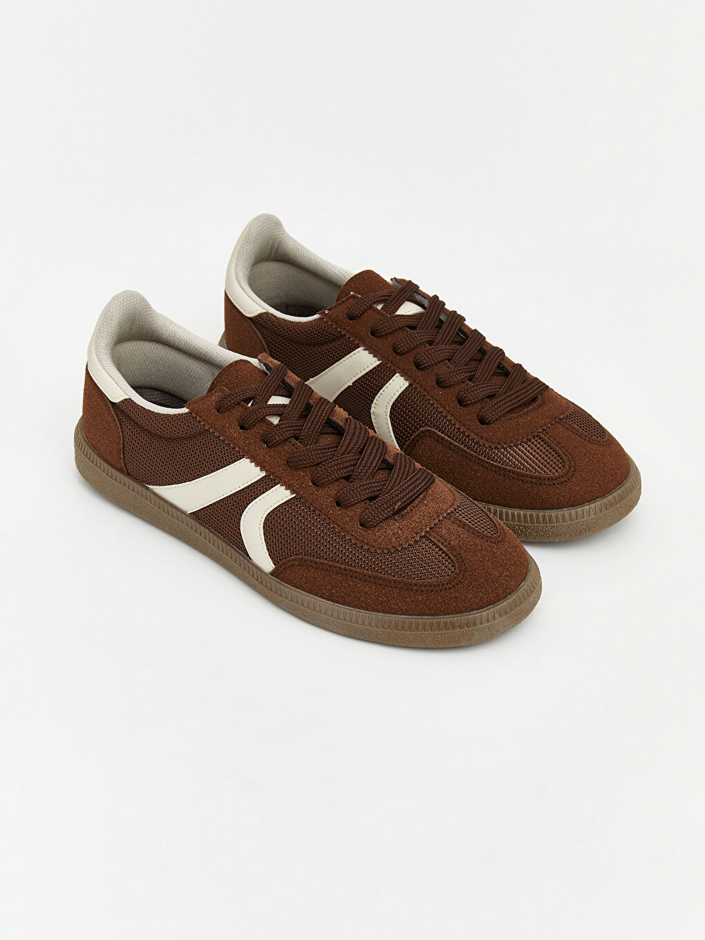 Kahverengi Süet Görünümlü ve Fileli Kadın Spor Ayakkabı