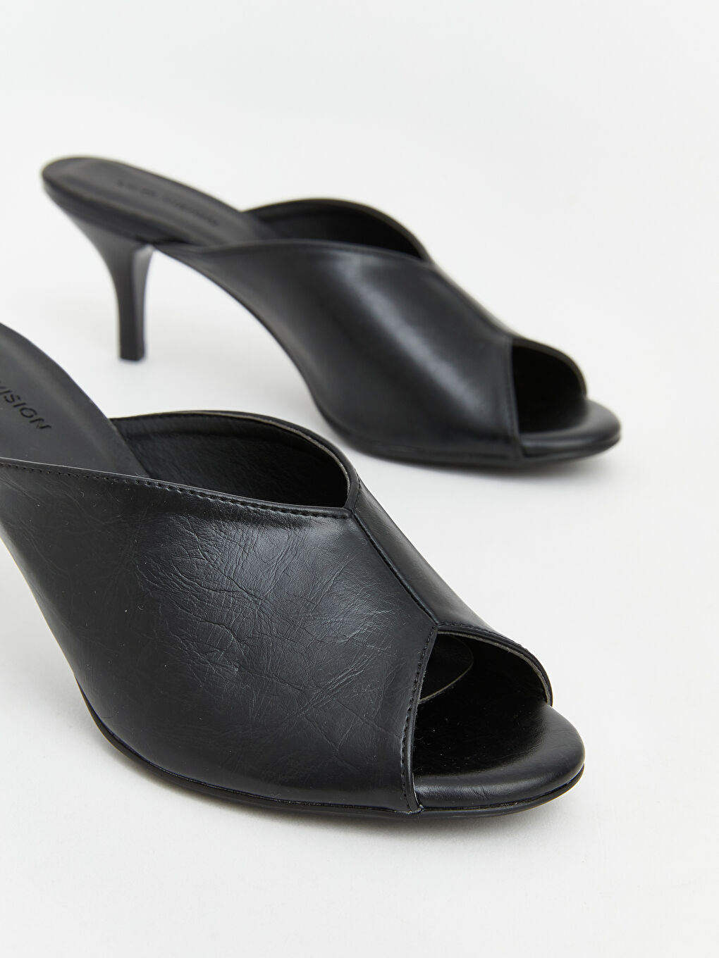 Siyah Deri Görünümlü Kadın Topuklu Ayakkabı-2