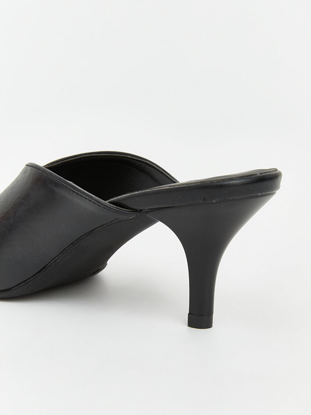 Siyah Deri Görünümlü Kadın Topuklu Ayakkabı-4