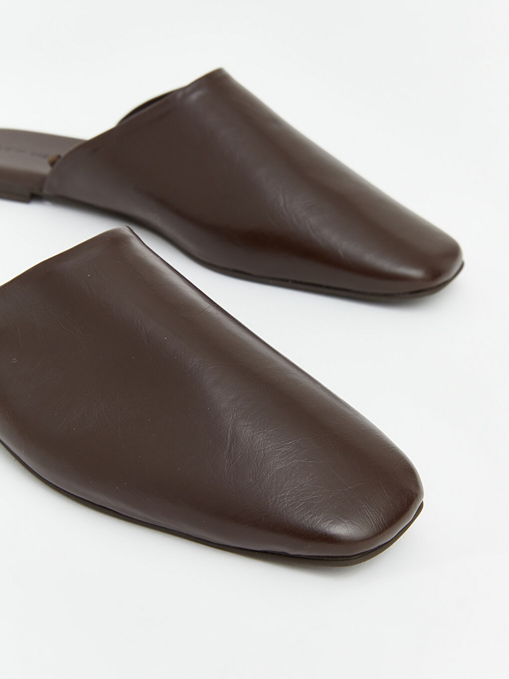 Kahverengi Deri Görünümlü Kadın Terlik-2