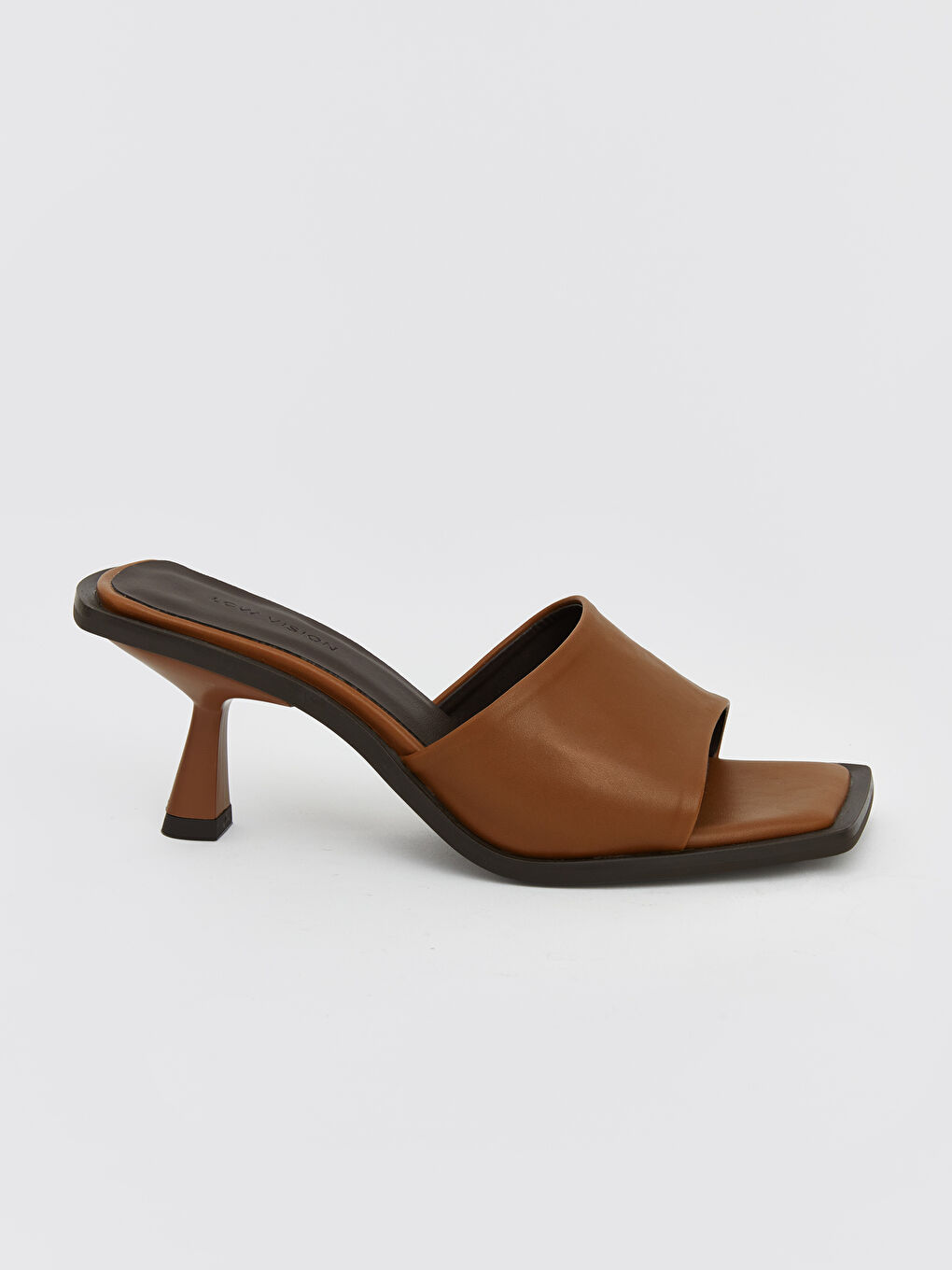 Kahverengi Küt Burun Kadın Topuklu Terlik-1