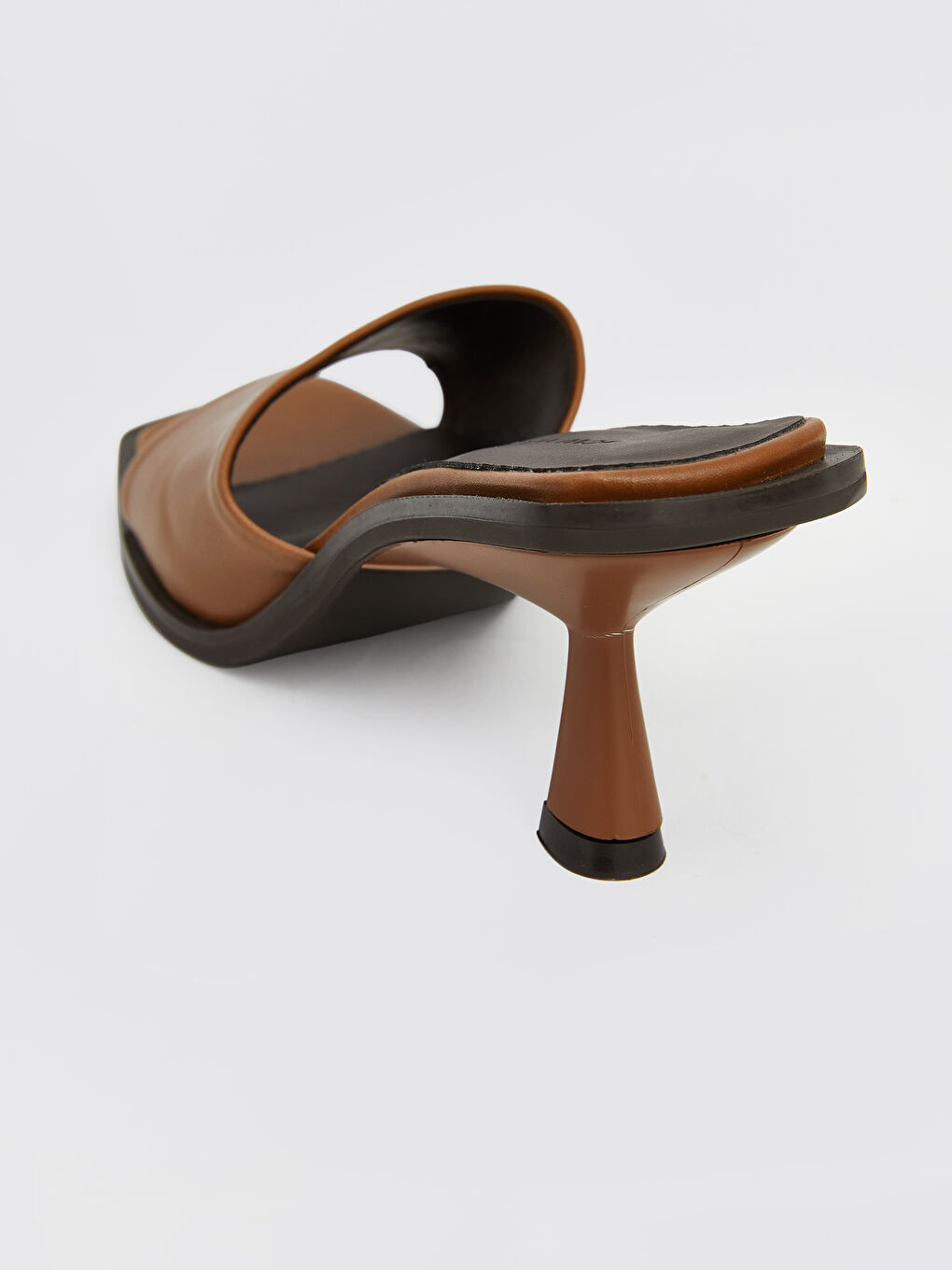 Kahverengi Küt Burun Kadın Topuklu Terlik-4