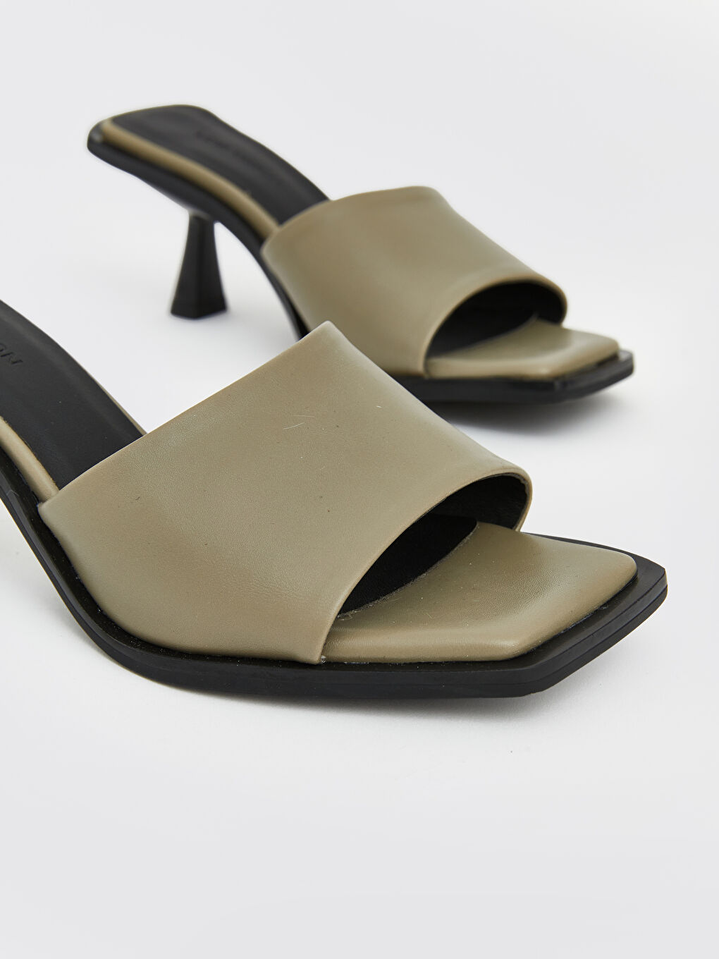 Yeşil Küt Burun Kadın Topuklu Terlik-2