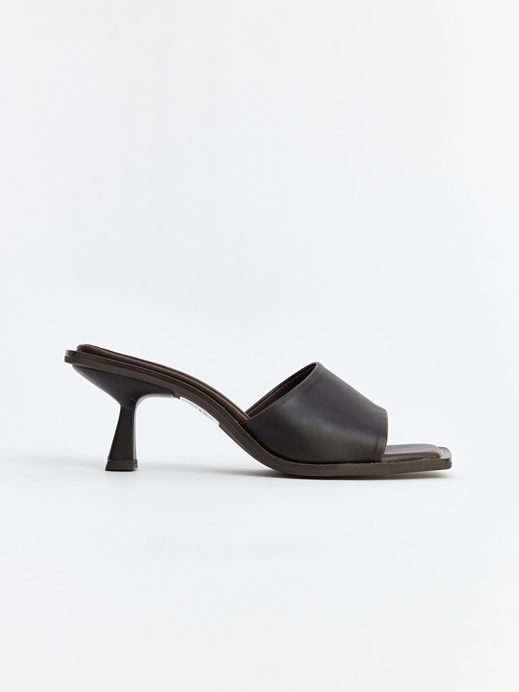 Kahverengi Küt Burun Kadın Topuklu Terlik-1