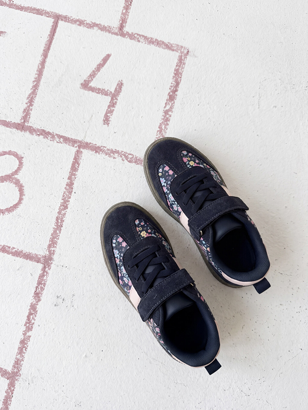 Suede Look Flower Patterned Girls' Sneaker-1