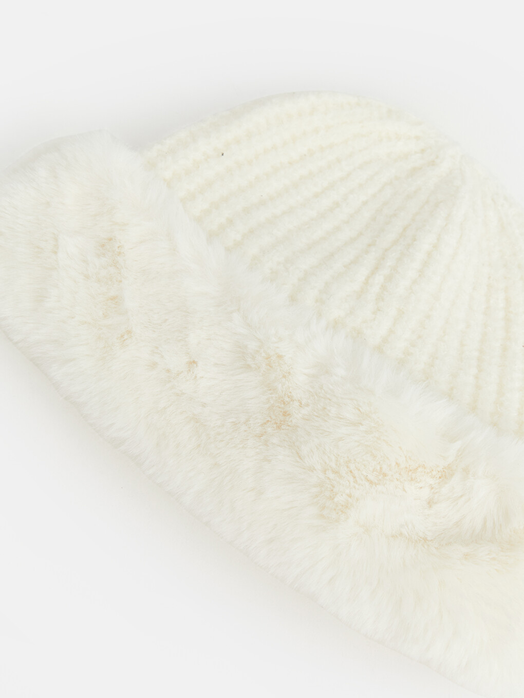Plush Detailed Girls' Beanie-1