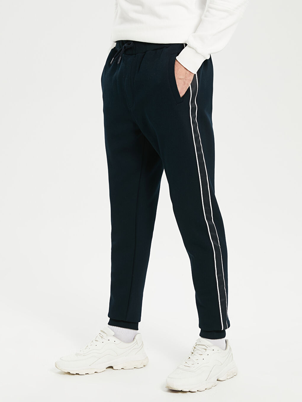 Siyah Slim Fit Jogger Eşofman Altı-2