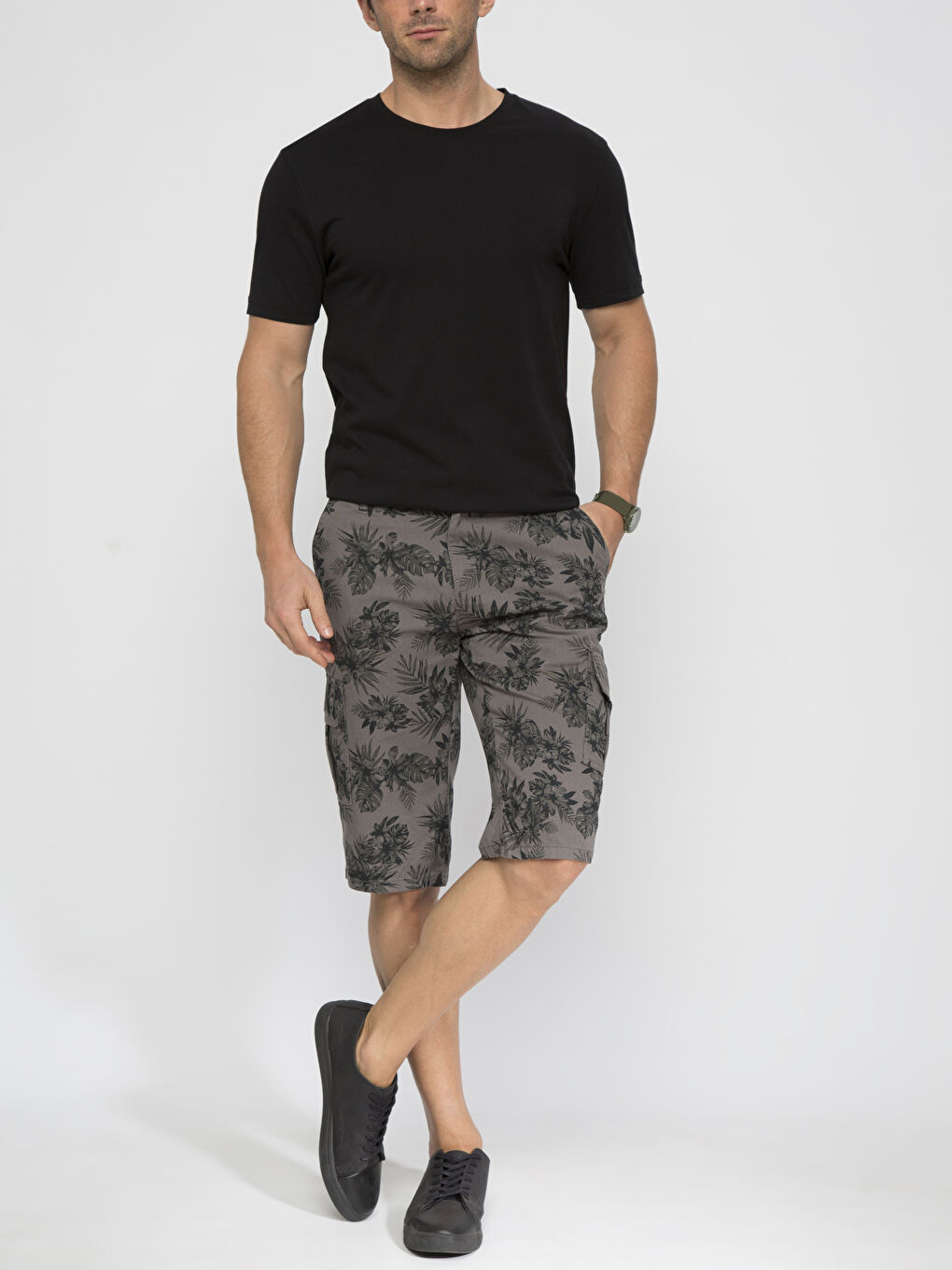 Siyah Baskılı Şort-2