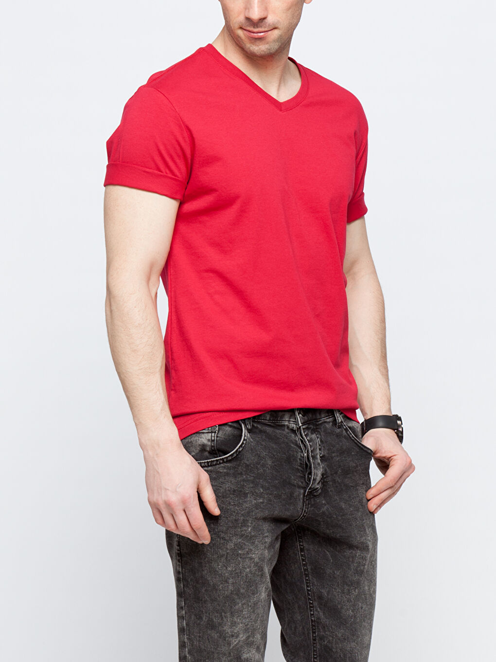Базовая хлопковая футболка с V-образным вырезом и короткими рукавами