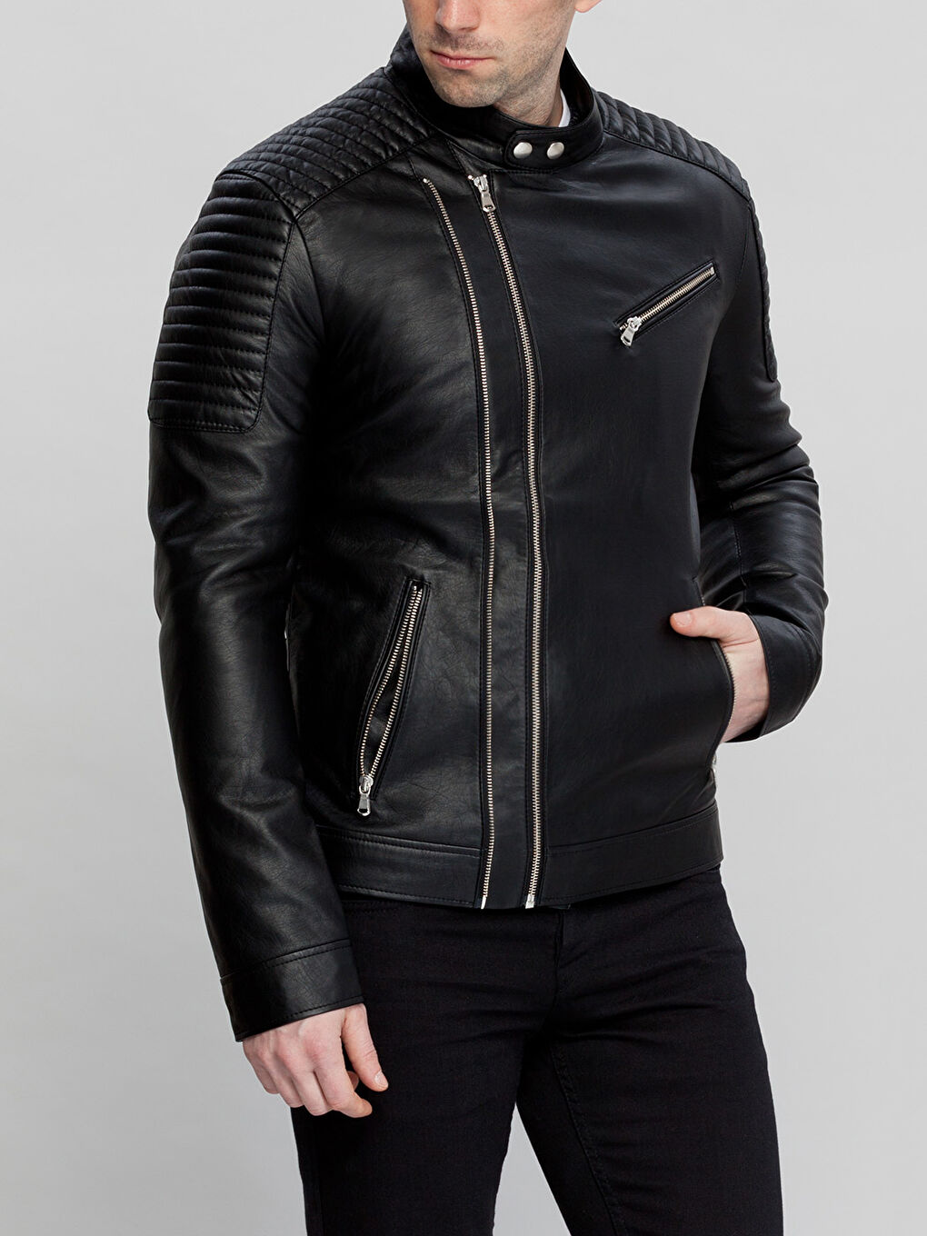 Siyah Deri Görünümlü Mont