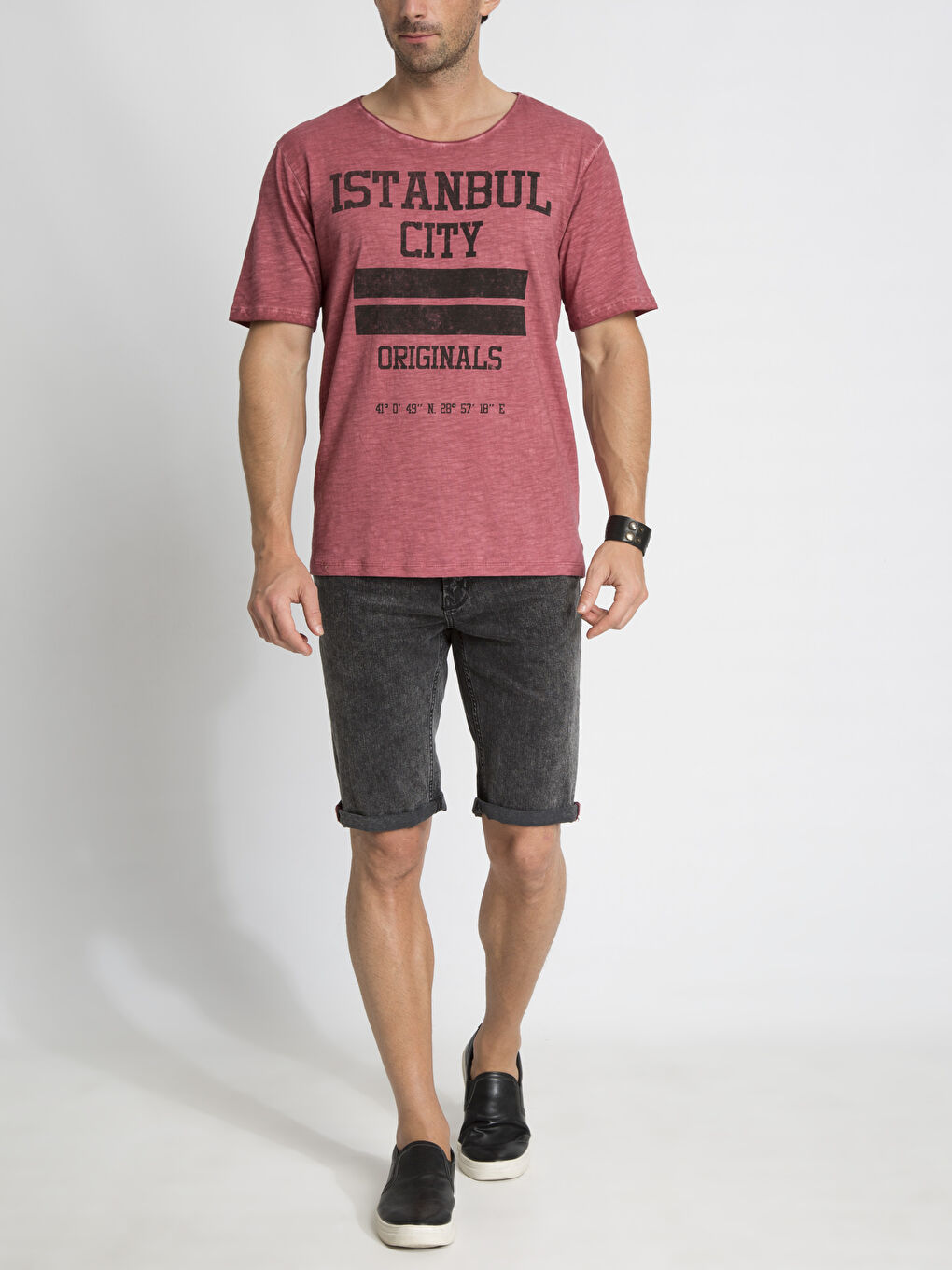 Kırmızı Tişört-2