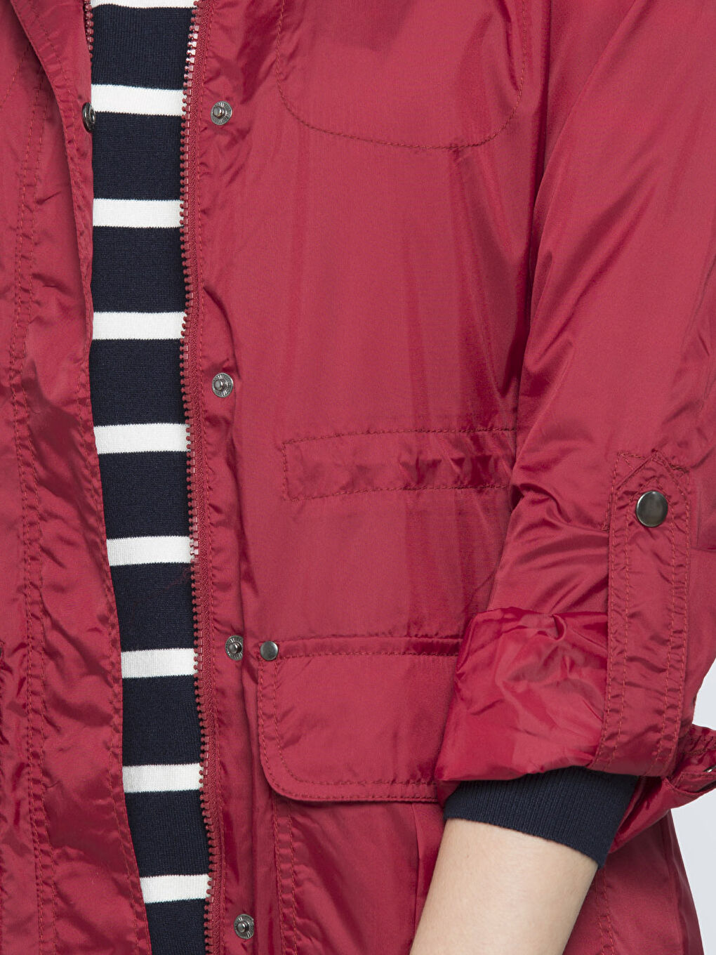 Kırmızı Yağmurluk-4