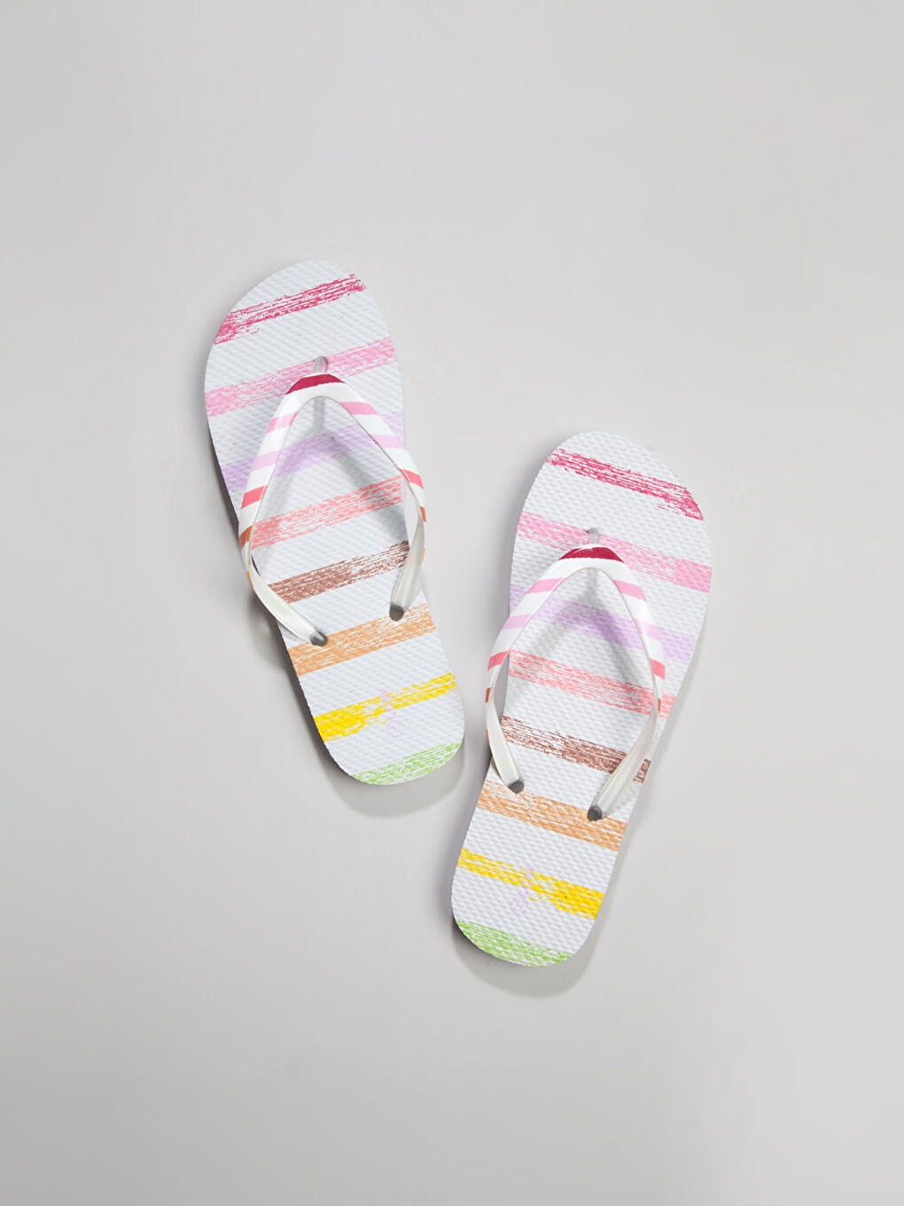 Beyaz Parmak Arası Terlik-1