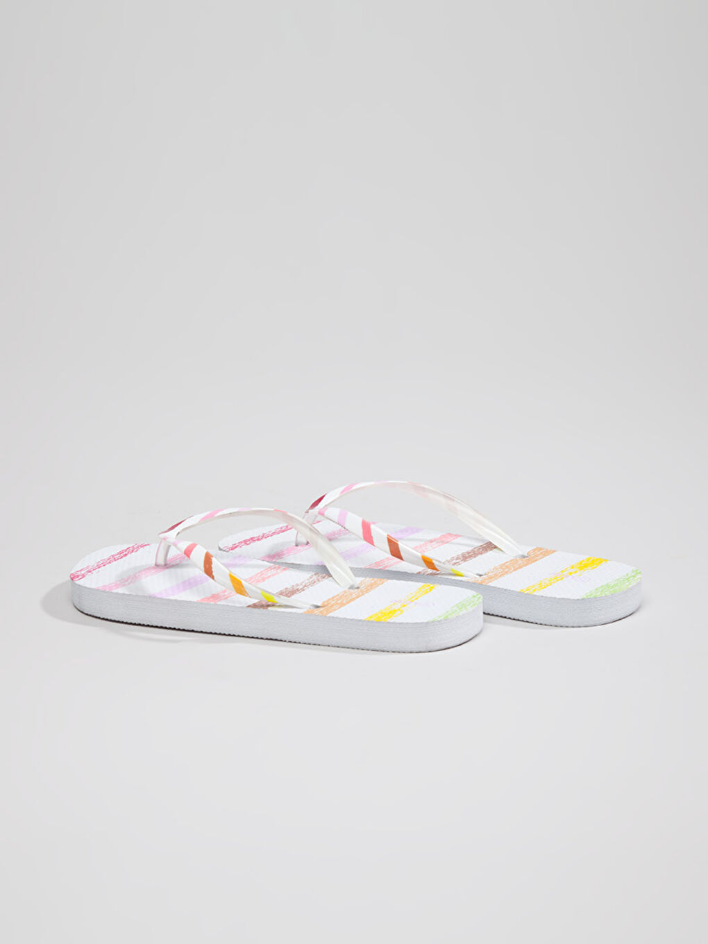 Beyaz Parmak Arası Terlik-2