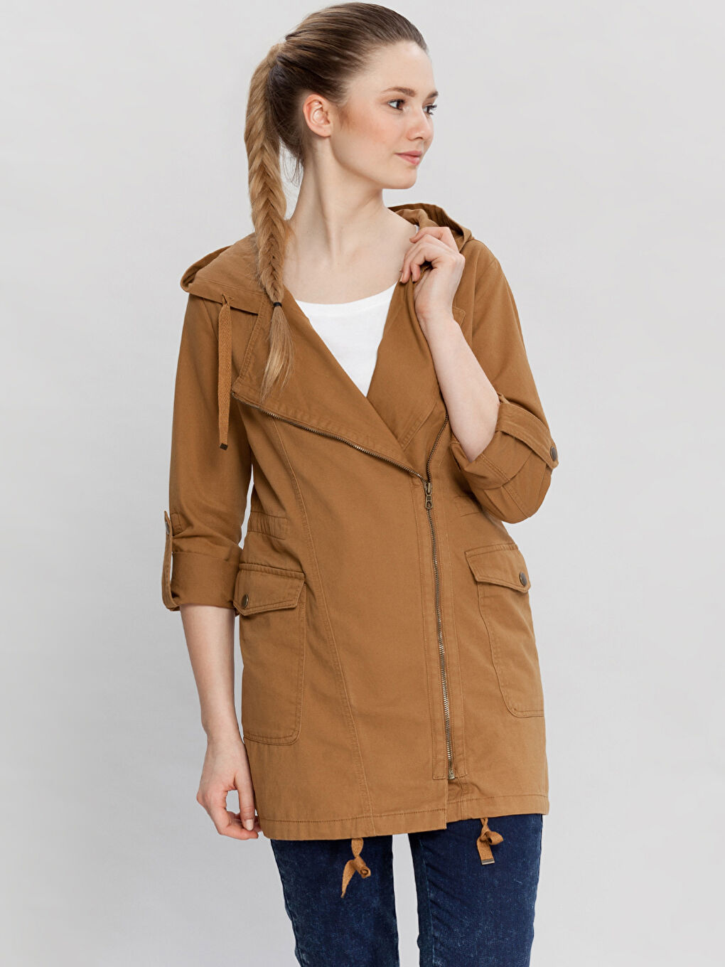 Bej Kapüşonlu Düz Uzun Kollu Kadın İnce Mont