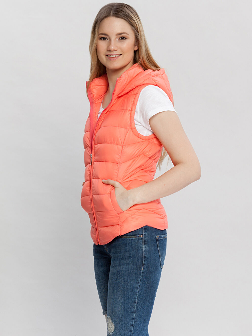 Жена Розово Жилетка